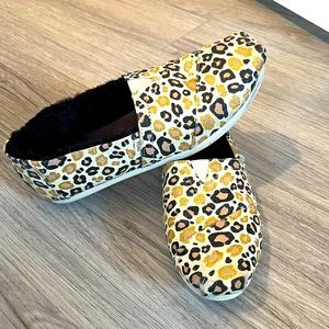 Women’s Fur Lined Leopard TOMS